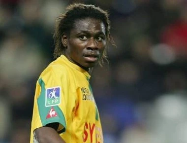 Συγκλονιστική μαρτυρία πρώην ποδοσφαιριστή: «Ο πατέρας μου σκότωσε τη μητέρα μου για να πετύχω στο ποδόσφαιρο» (βίντεο)